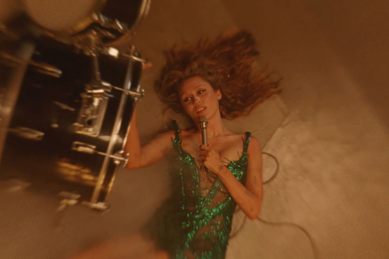 miley cyrus end of the world